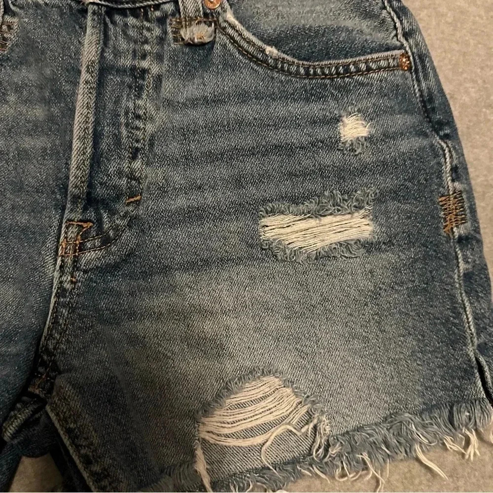 Free People We the Free cutoff denim shorts size 25 - Picture 2 of 8